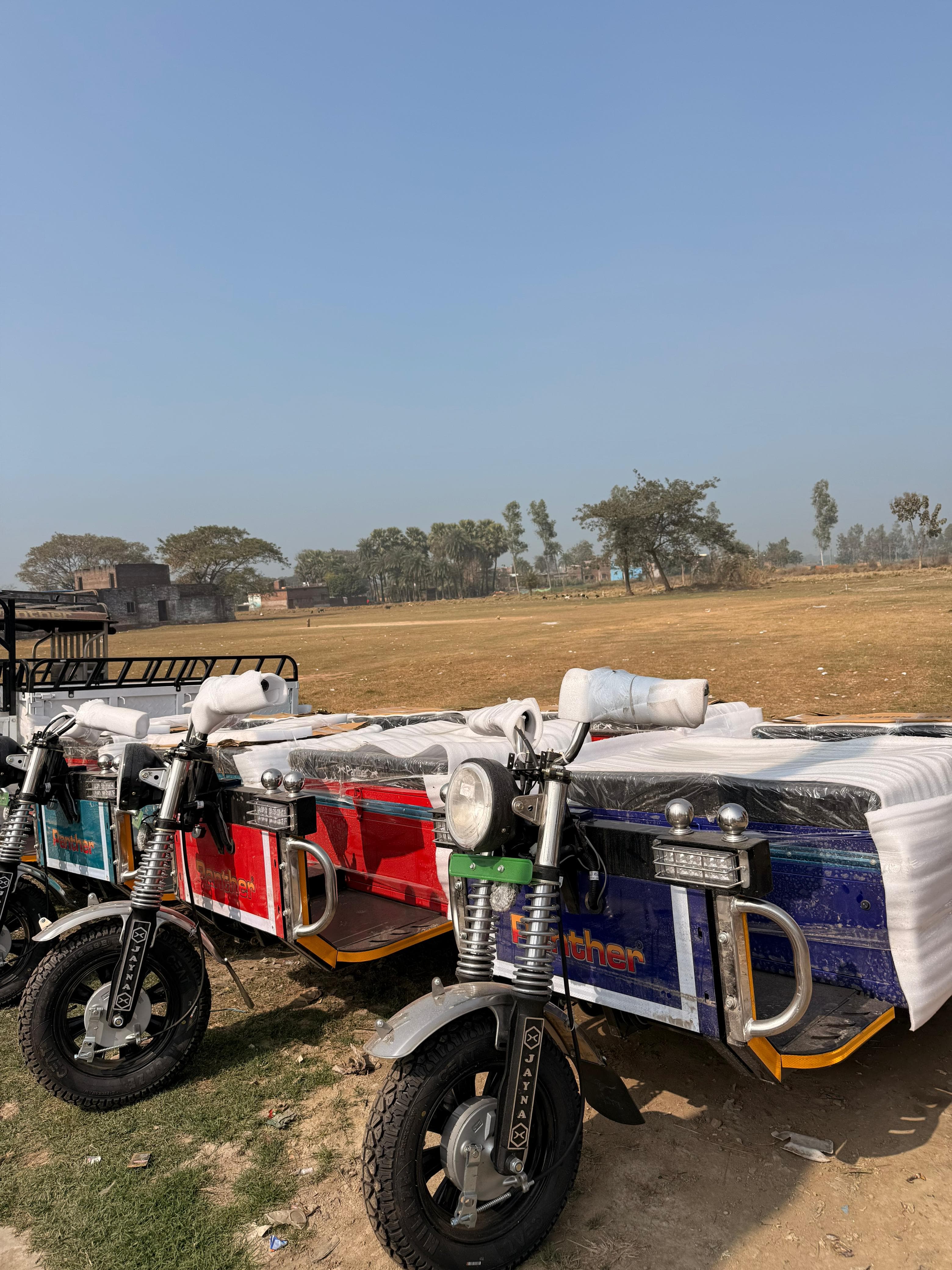 नया स्टॉक फ्रंट व्यू